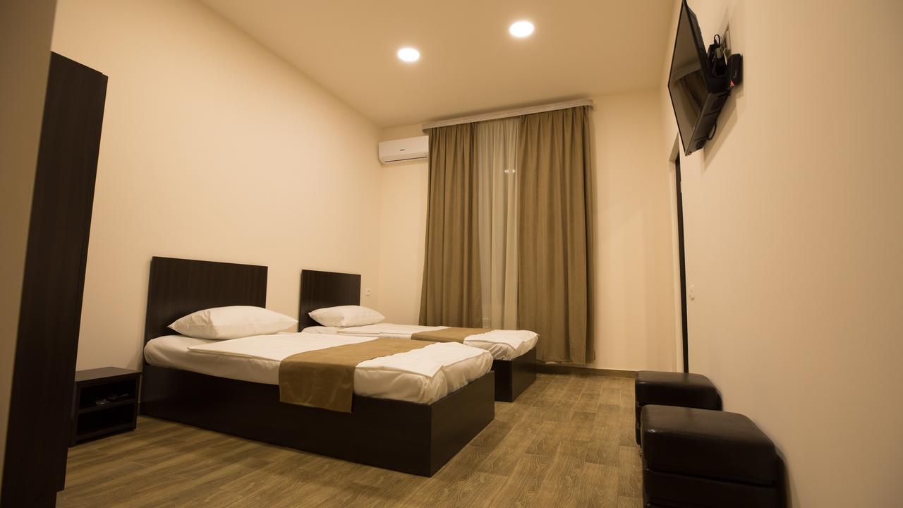 5 Rooms Mini-Hotel & Tours Yerevan Exterior foto