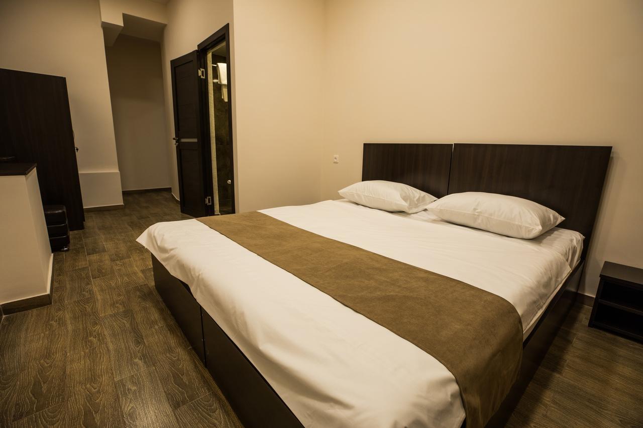 5 Rooms Mini-Hotel & Tours Yerevan Exterior foto