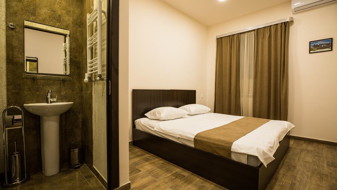 5 Rooms Mini-Hotel & Tours Yerevan Exterior foto