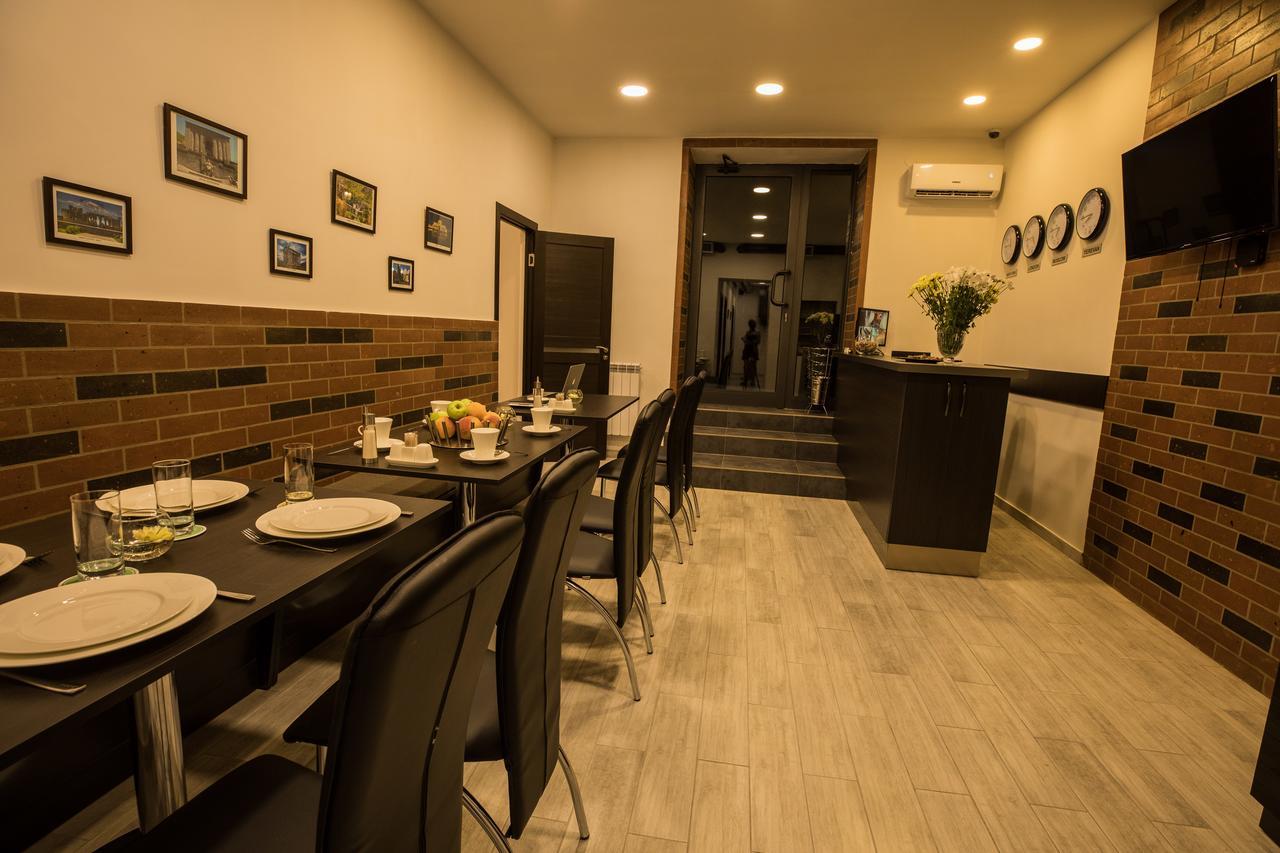 5 Rooms Mini-Hotel & Tours Yerevan Exterior foto