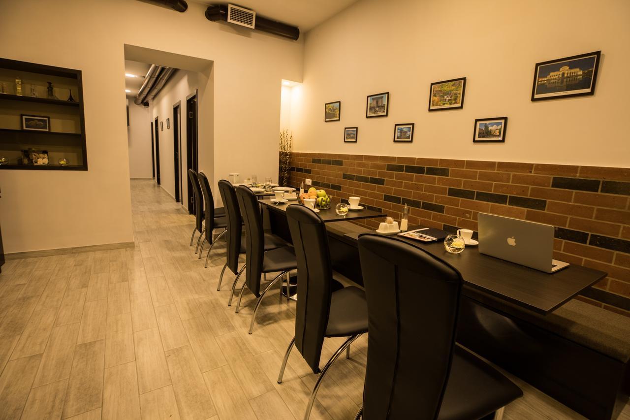 5 Rooms Mini-Hotel & Tours Yerevan Exterior foto