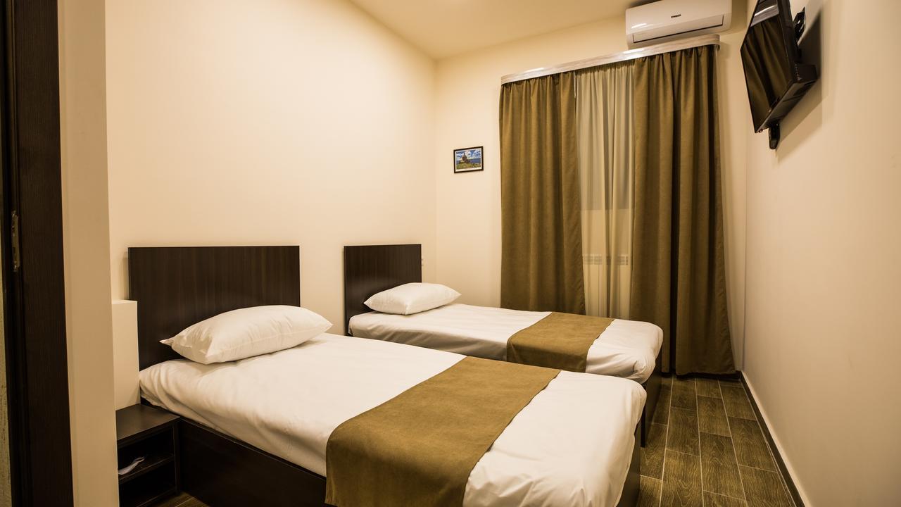 5 Rooms Mini-Hotel & Tours Yerevan Exterior foto