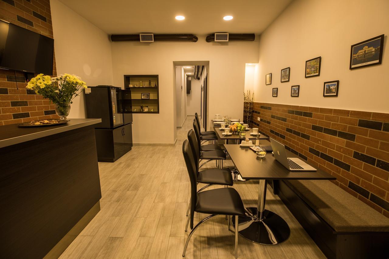 5 Rooms Mini-Hotel & Tours Yerevan Exterior foto
