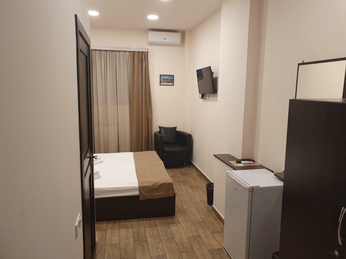 5 Rooms Mini-Hotel & Tours Yerevan Exterior foto